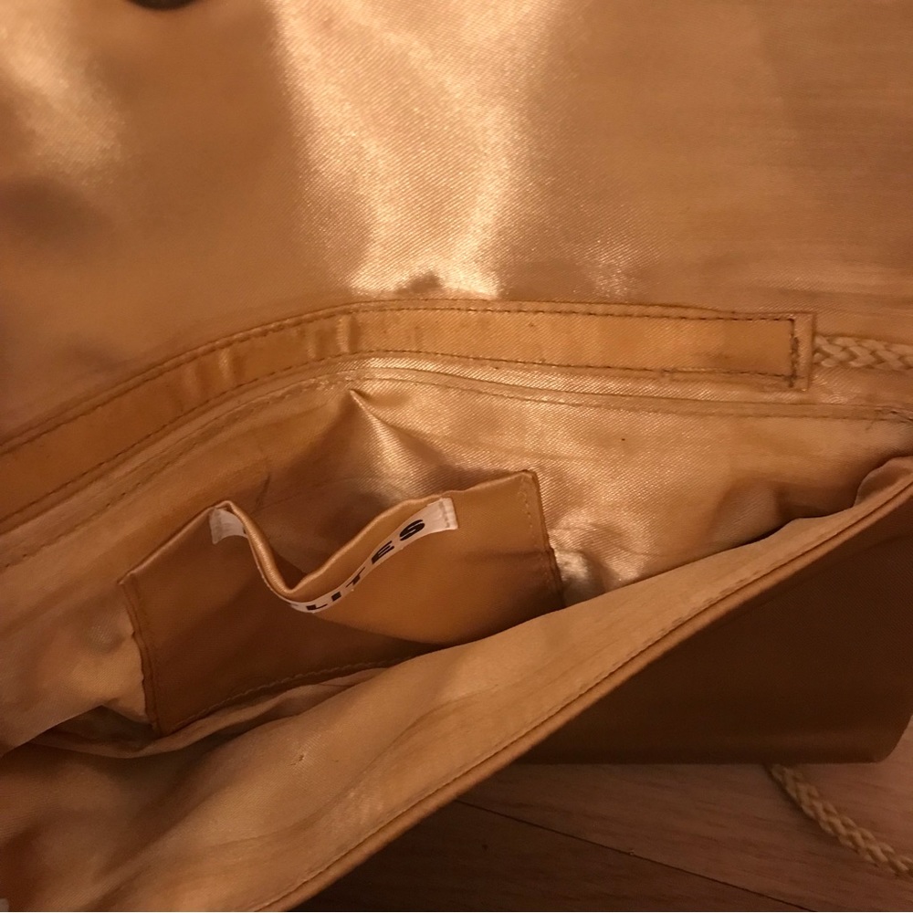 Purse - Picture 2 of 2